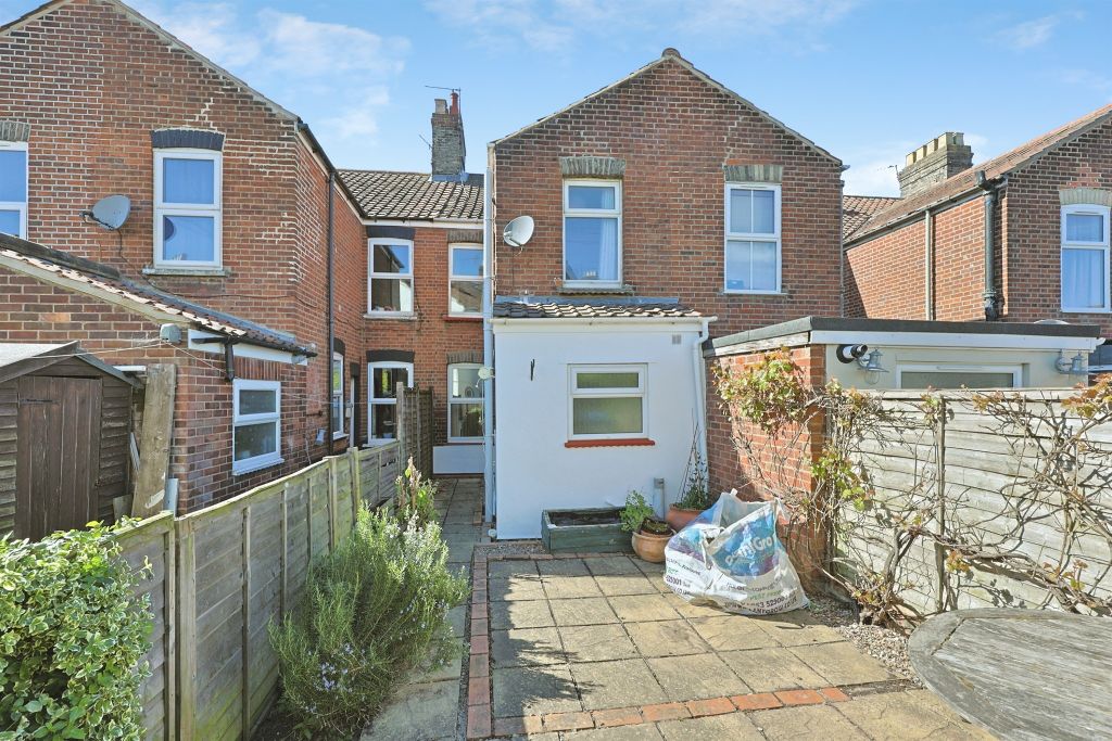 Property photo 2 of 17