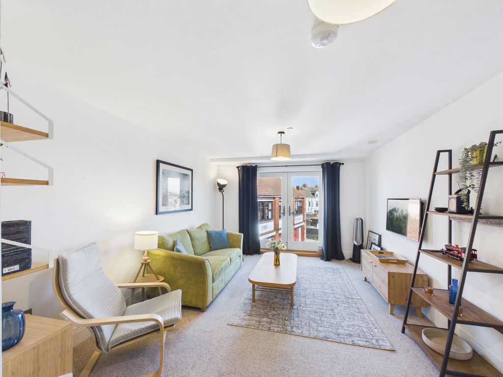 Property photo 2 of 9