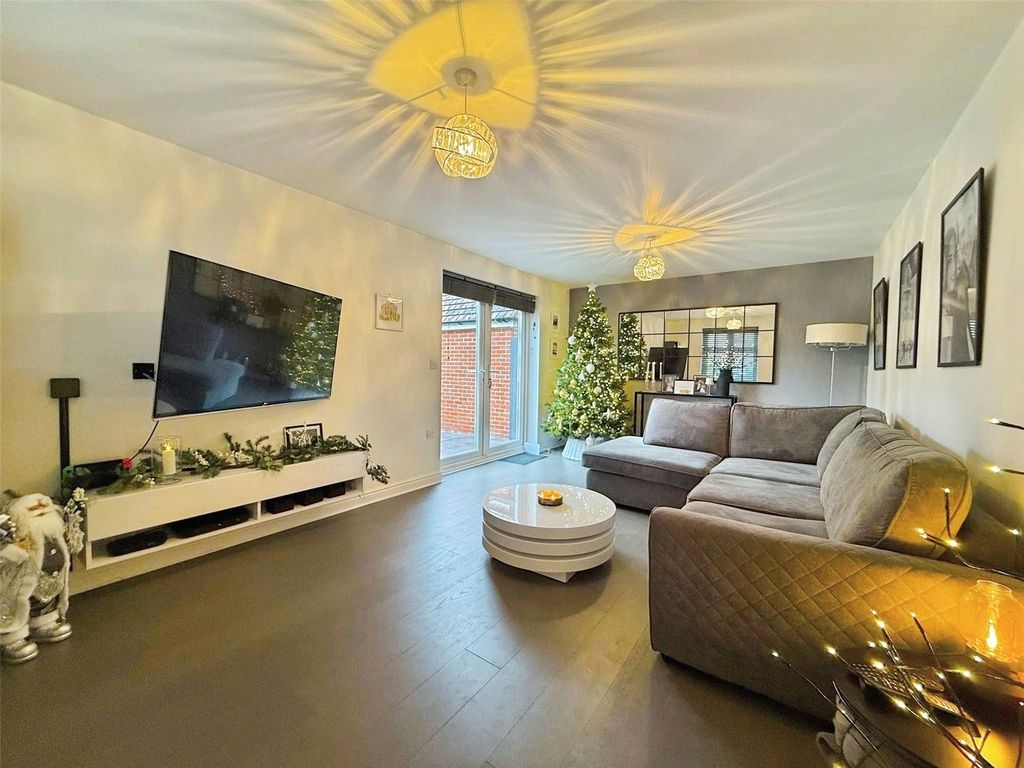 Property photo 3 of 23 Picture No. 42