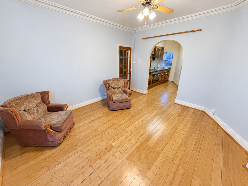 Property photo 2 of 6