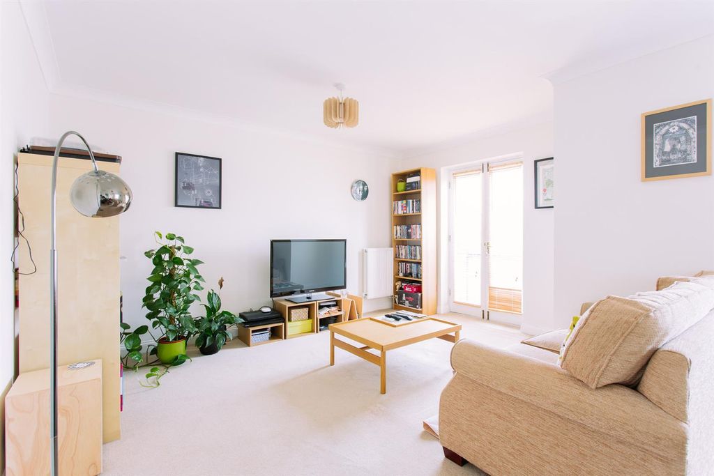 Property photo 2 of 10 Mb_100 Myddleton Avenue_Manor House_Davies Davies_
