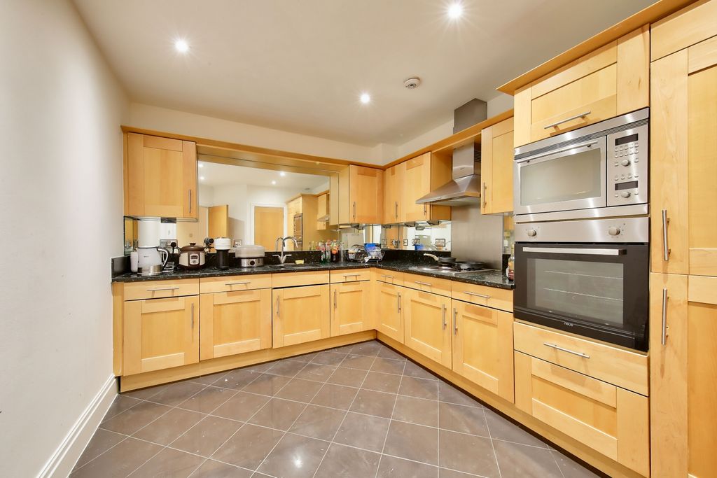 Property photo 2 of 8 Kitchen