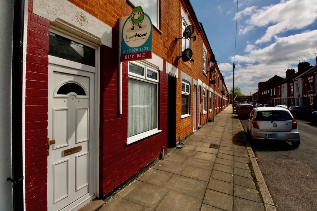 Property photo 2 of 10 Property Front Close Up