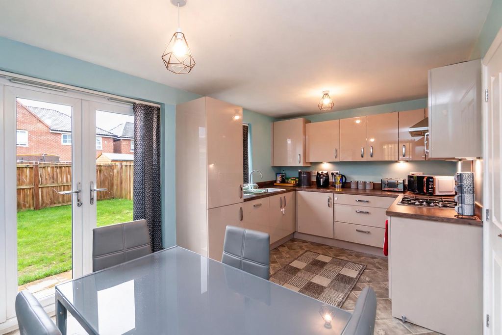 Property photo 2 of 13 Kitchen Diner