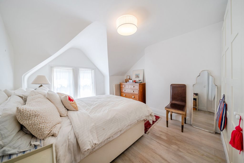 Property photo 3 of 7 1450577-19-69F20F...