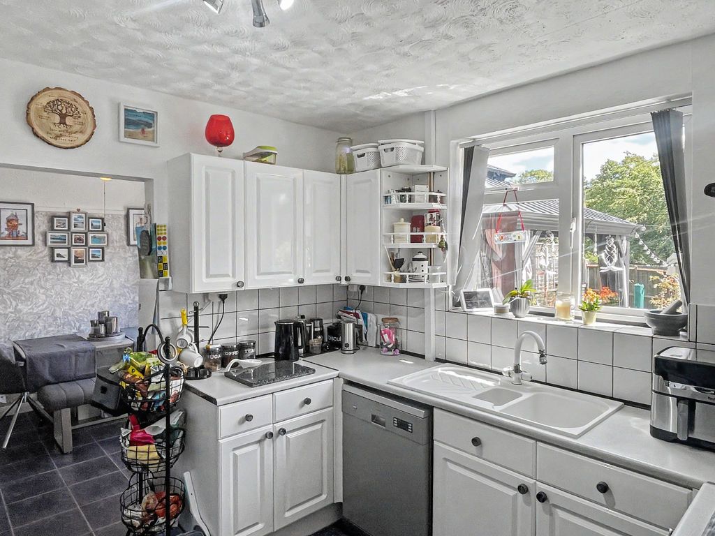 Property photo 2 of 12 Photo 9