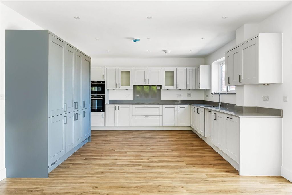 Property photo 3 of 15 .13.Jpg