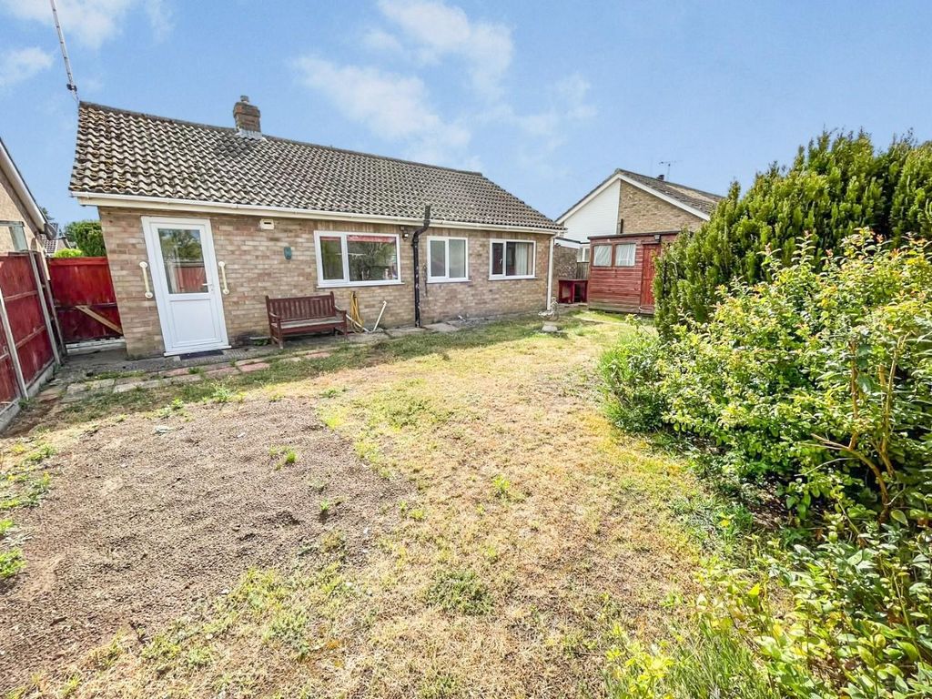 2 bed detached bungalow for saleSt. Stephens Crescent, Brandon IP27 photo 3