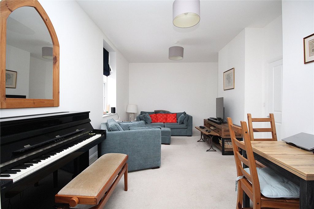 Property photo 2 of 15 Picture No. 33