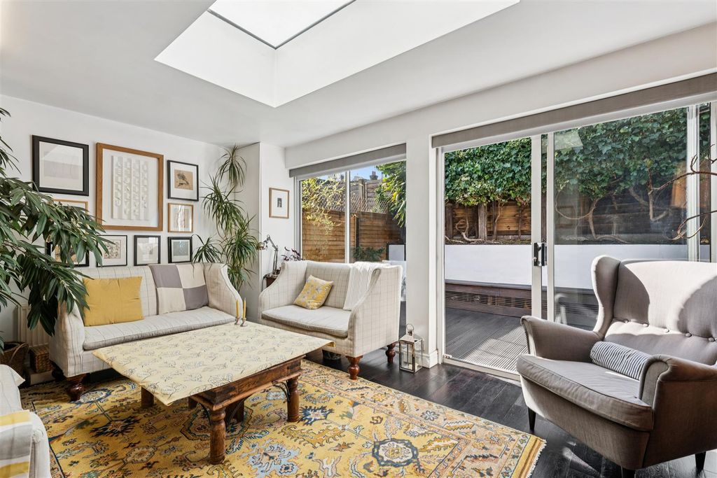 Property photo 3 of 15 British Grove South, W4 - For Sale