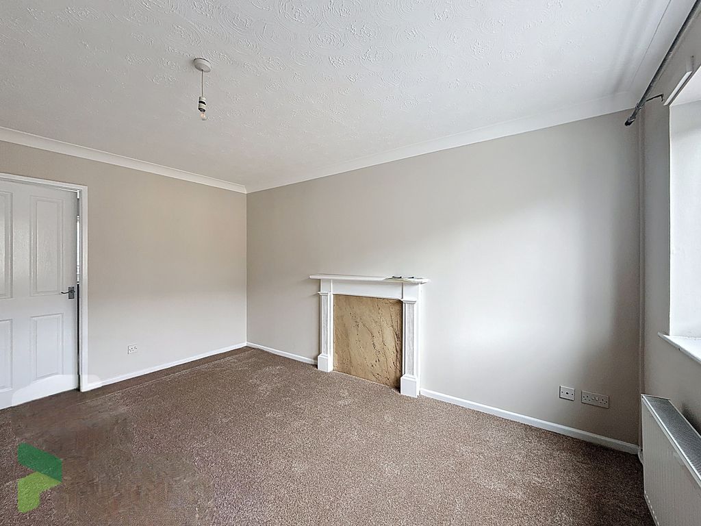 Property photo 3 of 14 Living Room