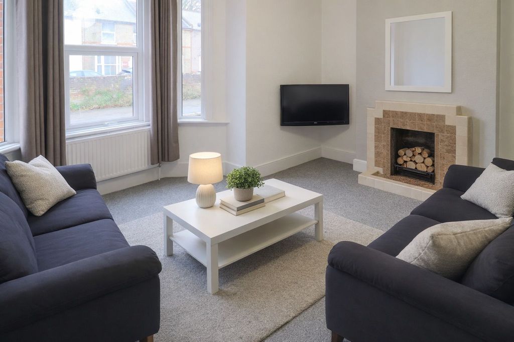 Property photo 2 of 12 Gallery