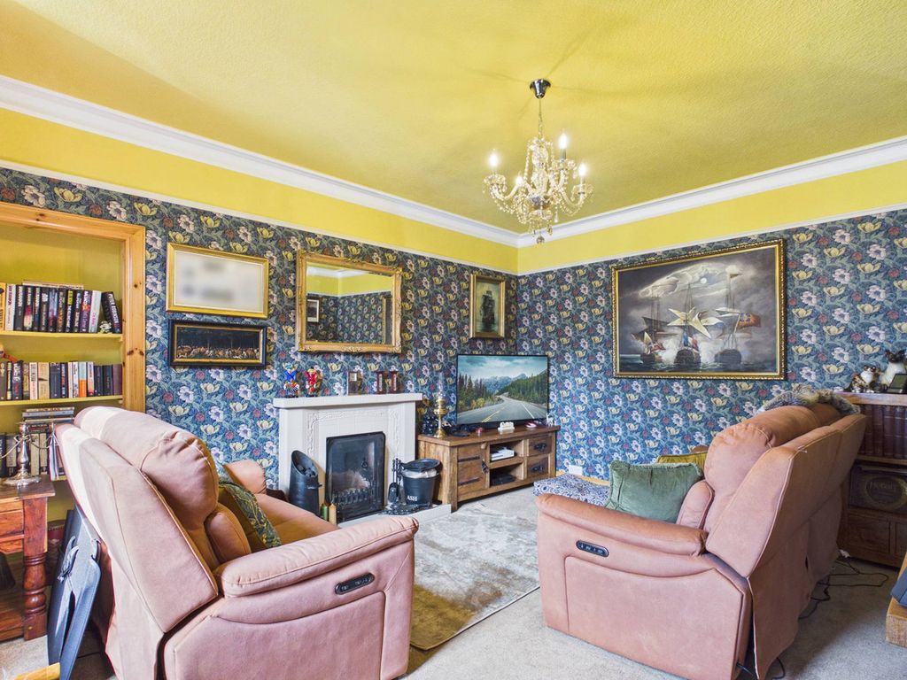 Property photo 2 of 35