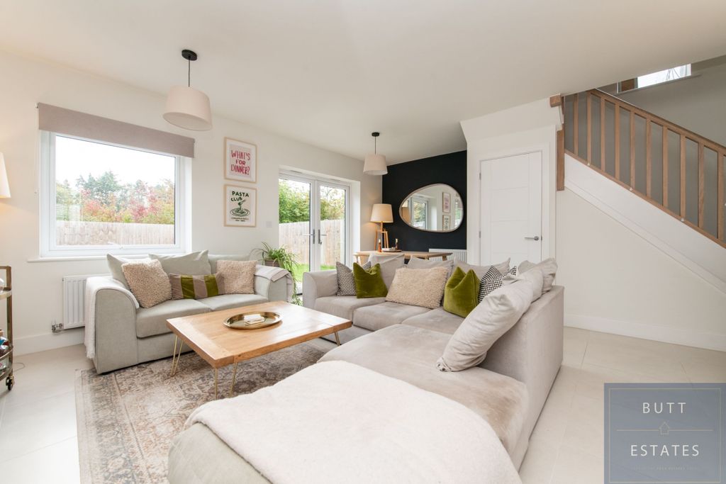 Property photo 3 of 19