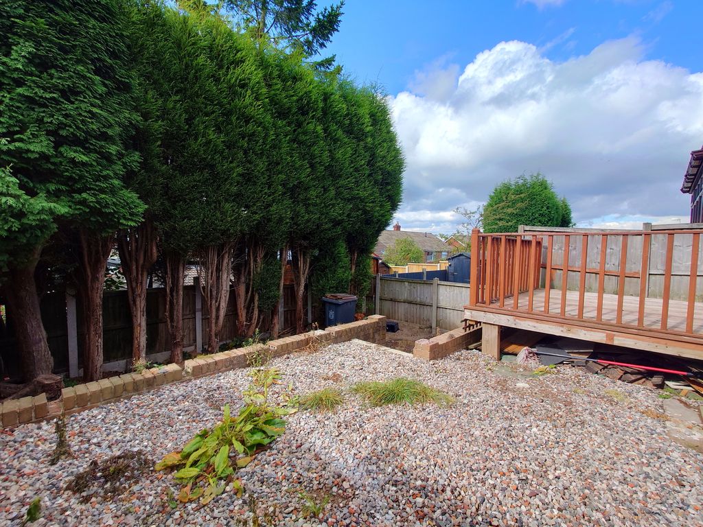 Property photo 2 of 28