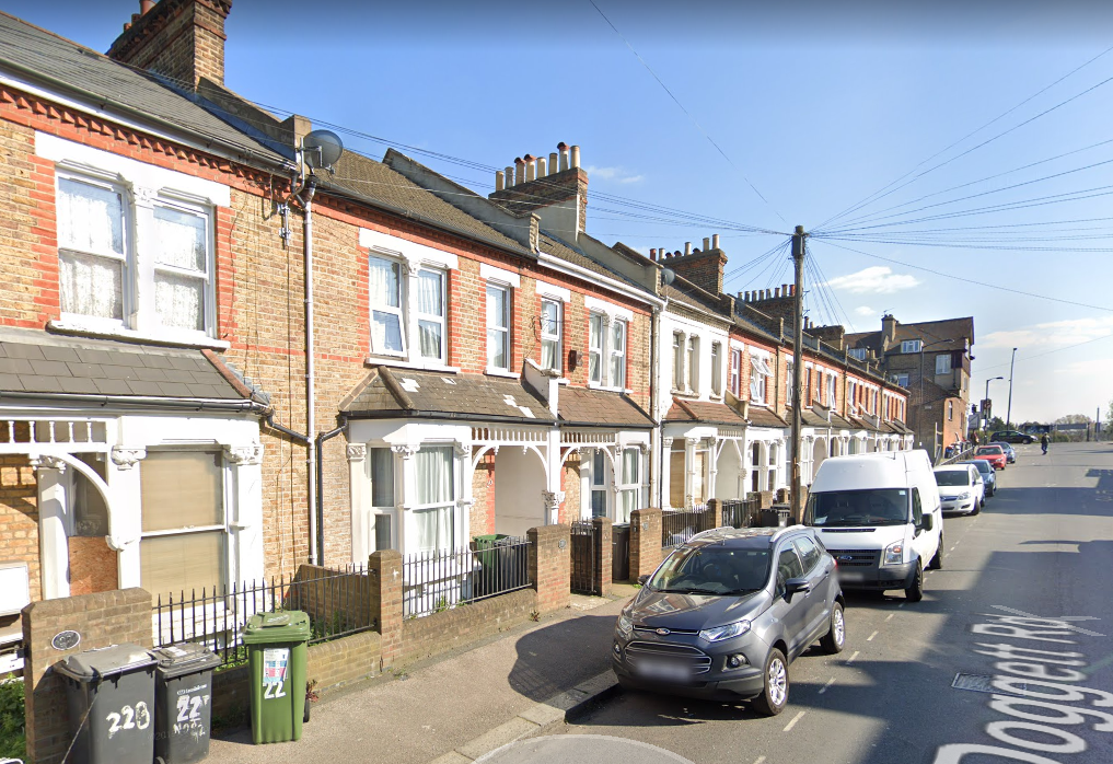Property photo 1 of 7 Doggett Road, 1 Bedroom Flat