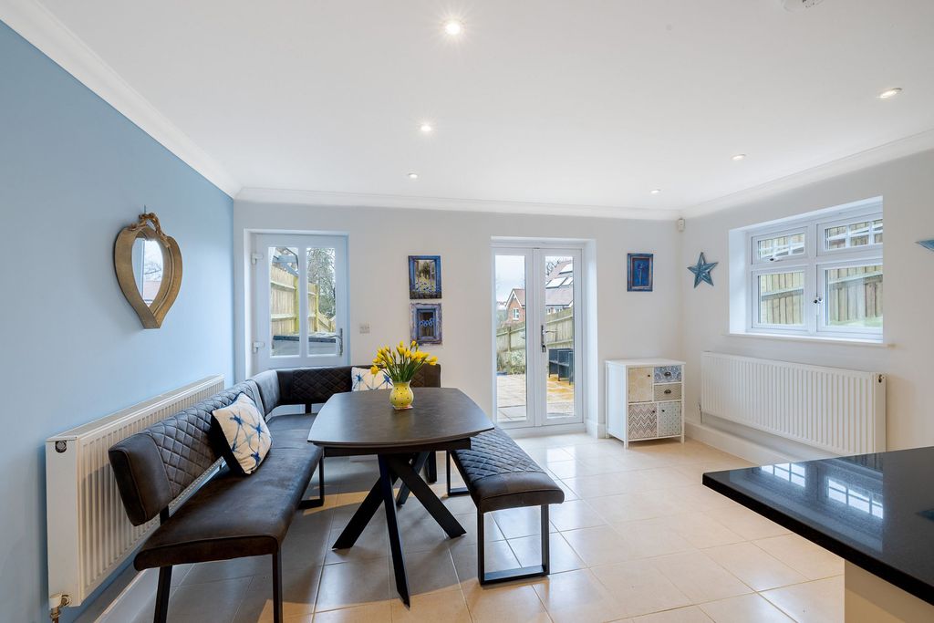 Property photo 3 of 22