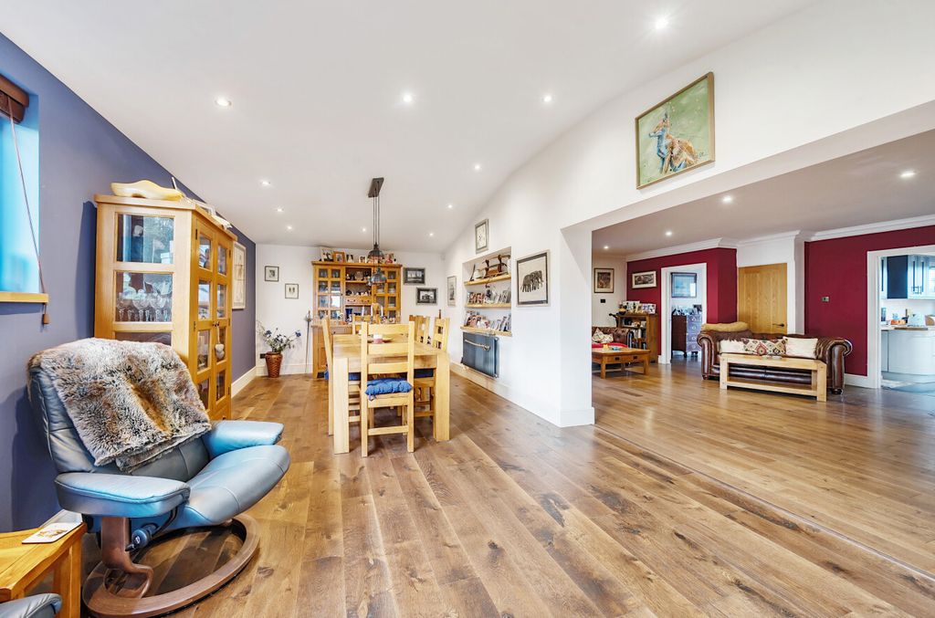 Property photo 3 of 15 1154714 (16)...