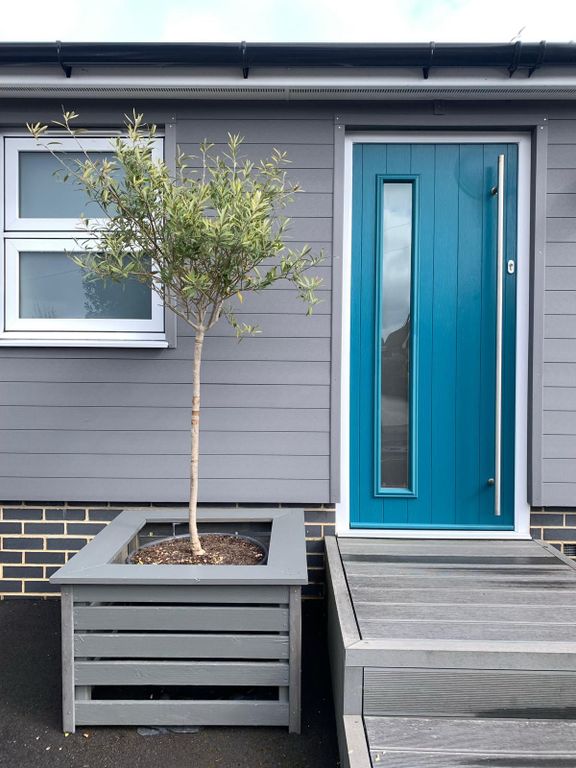 Property photo 2 of 15 Frontage