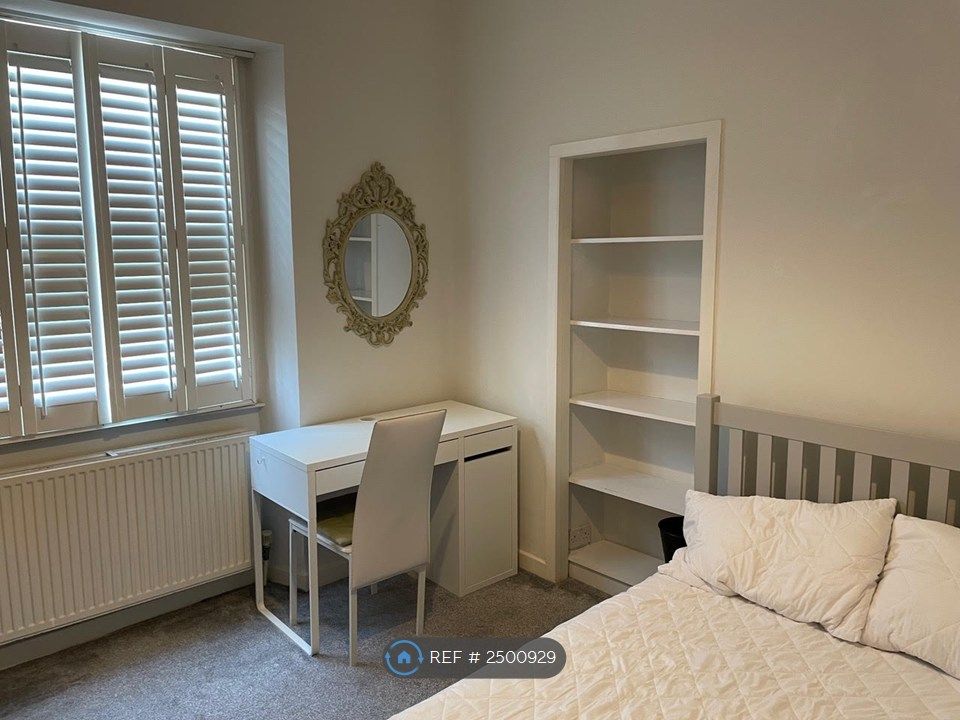 Property photo 3 of 8 Bedroom 2