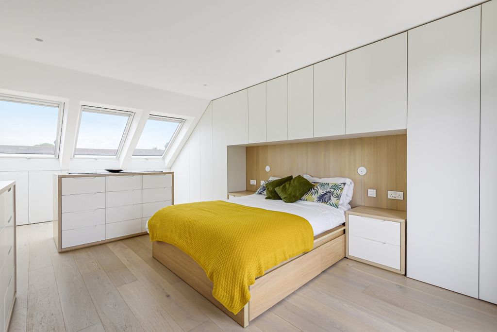 Property photo 1 of 8 879946 (5)