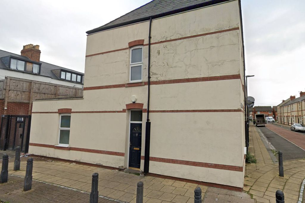 Property photo 2 of 7