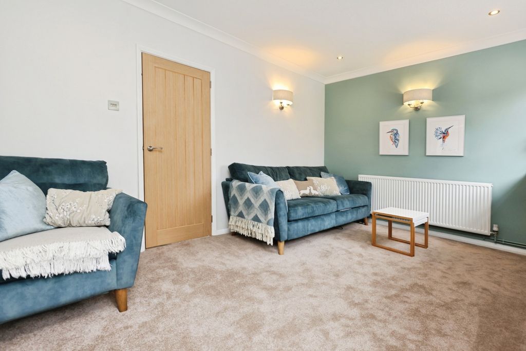 Property photo 2 of 19 Pbox-Img.Jpg