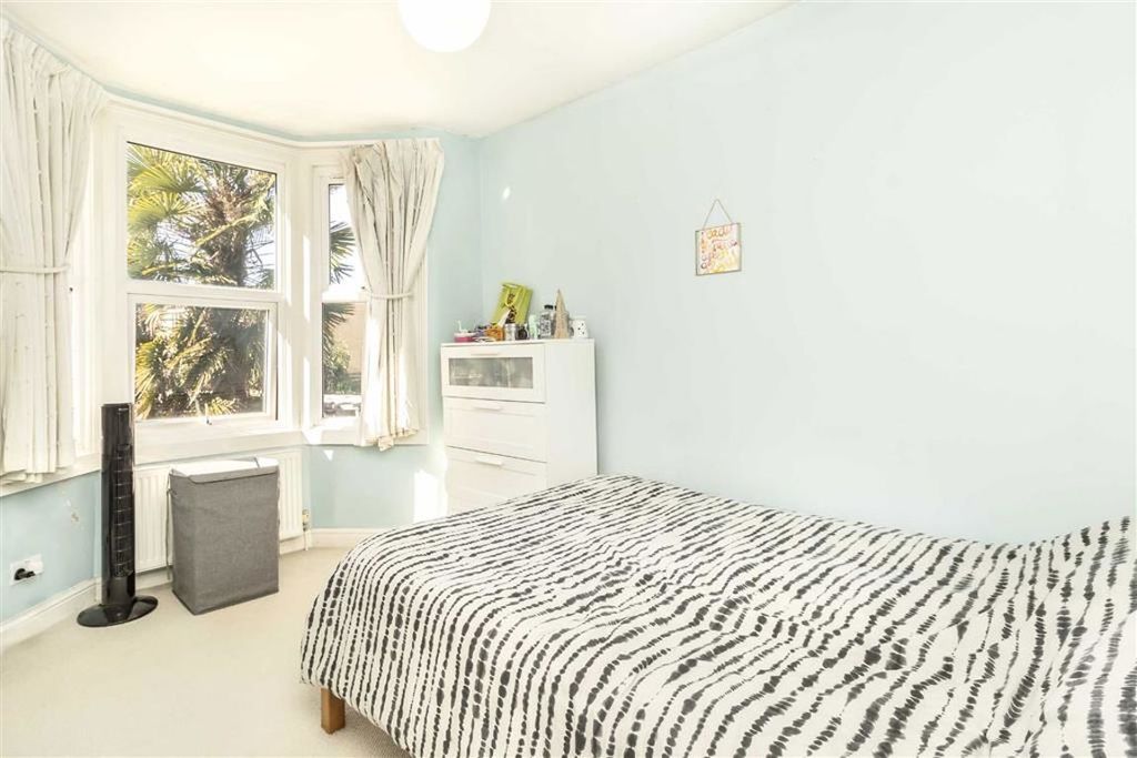 Property photo 3 of 6