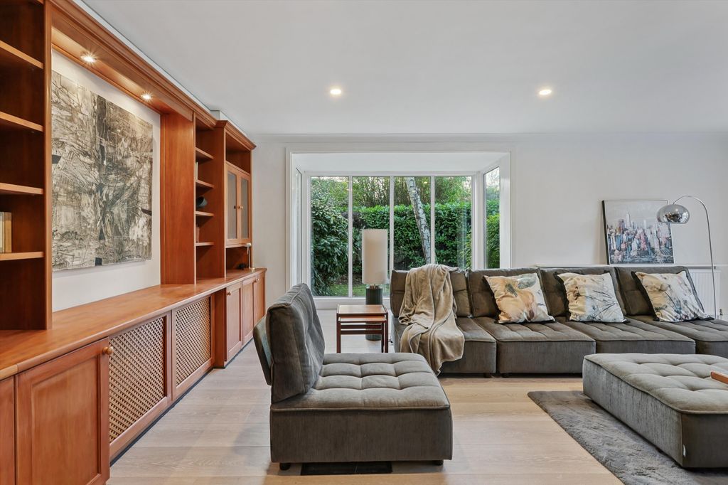 Property photo 2 of 23 Image