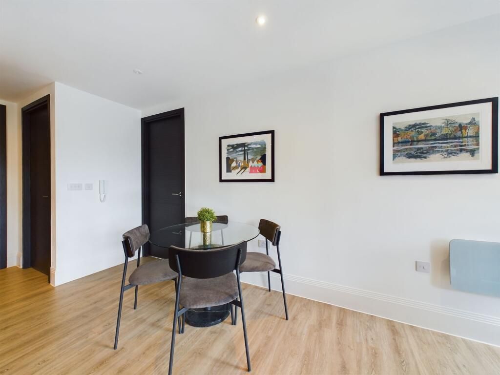 Property photo 3 of 7 Dining Room