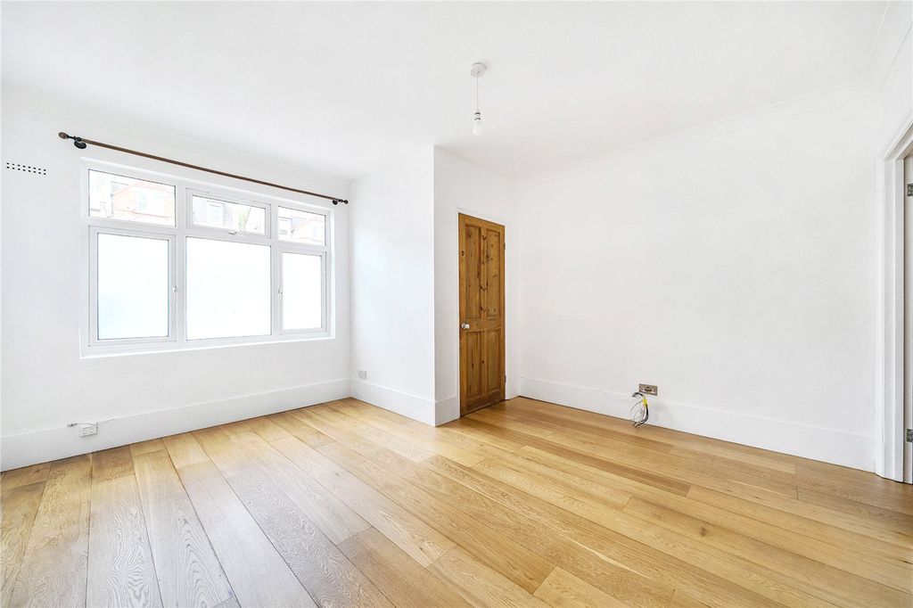 Property photo 3 of 13 Picture No. 16