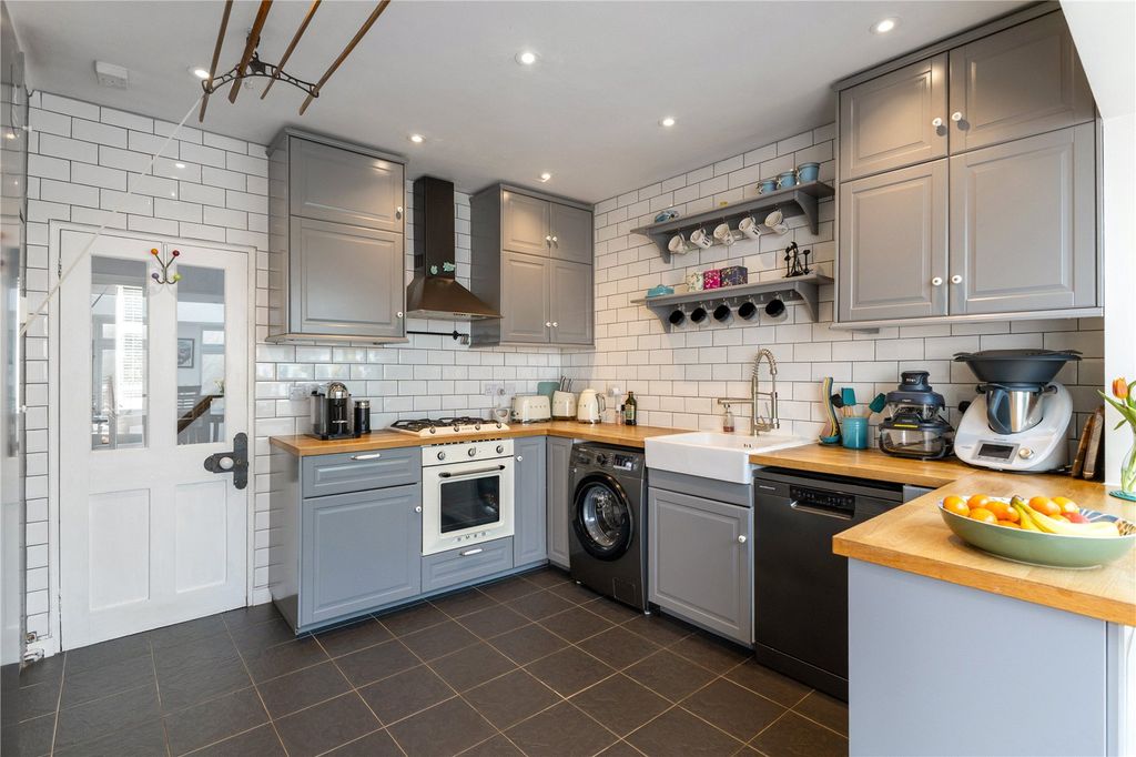 Property photo 3 of 15 Kitchen