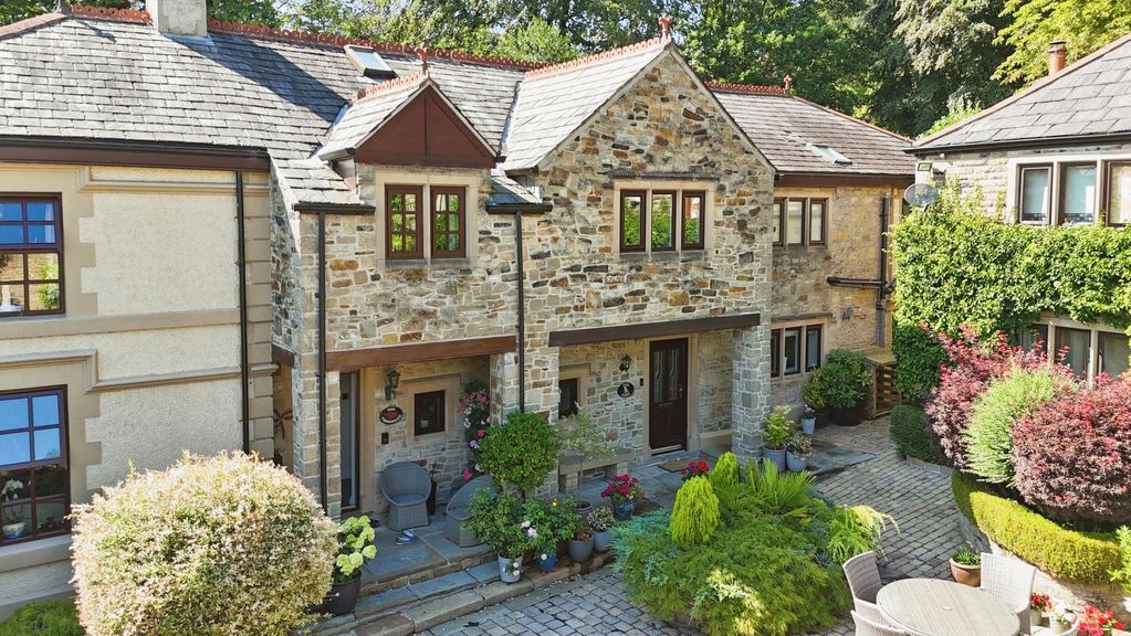 Property photo 1 of 31 External