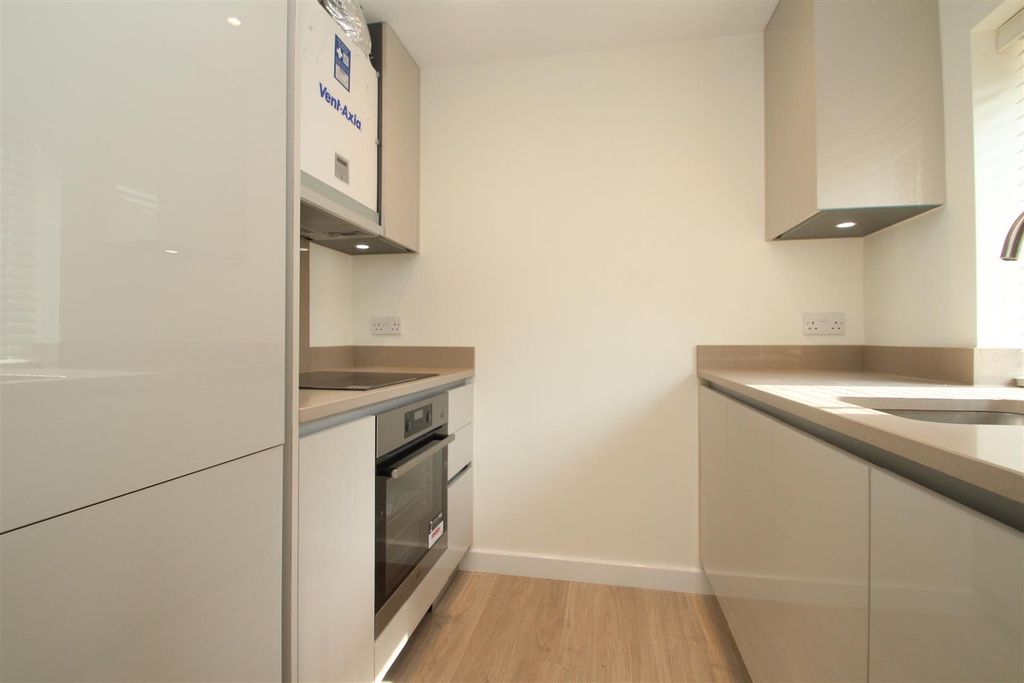 Property photo 3 of 5 Kitchen