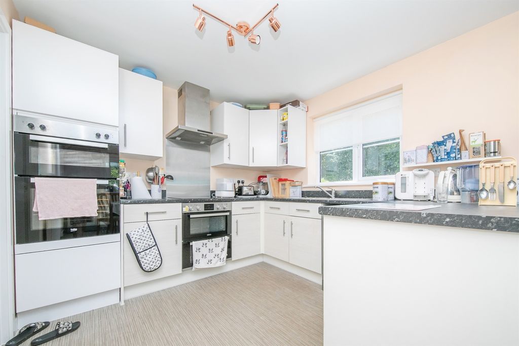 Property photo 3 of 17