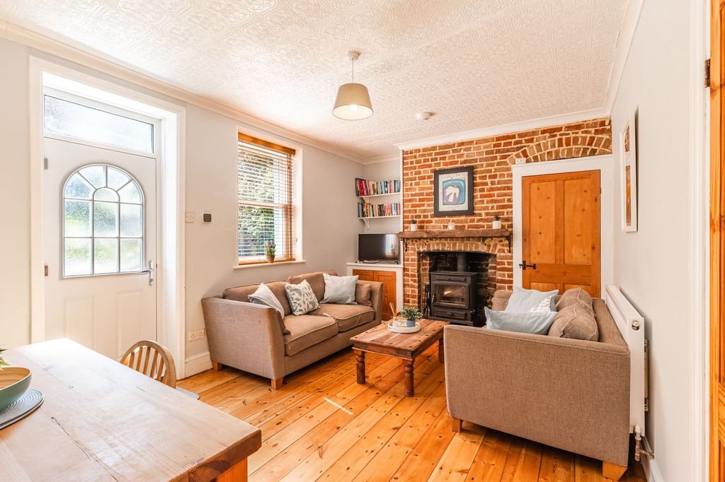 Property photo 2 of 18