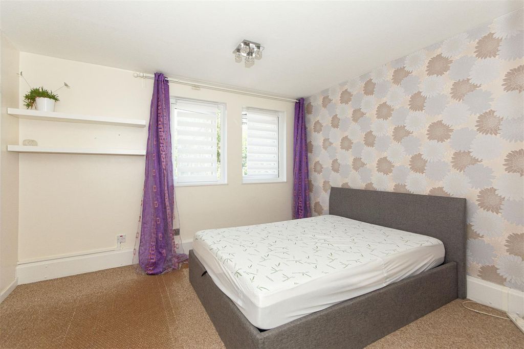 Property photo 2 of 9 Ajnp1Wru0Uufeynabzn8Ha.Jpg