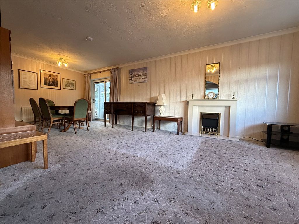 Property photo 2 of 16 Picture No. 11