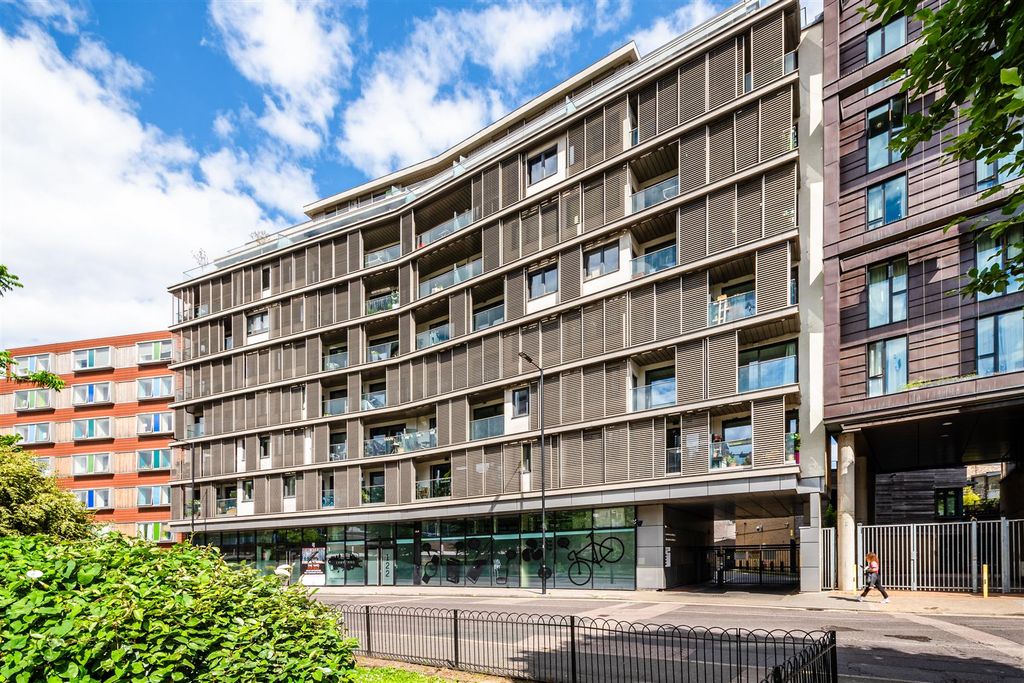 Property photo 1 of 13 The Spectrum Bldgs 29 - 16