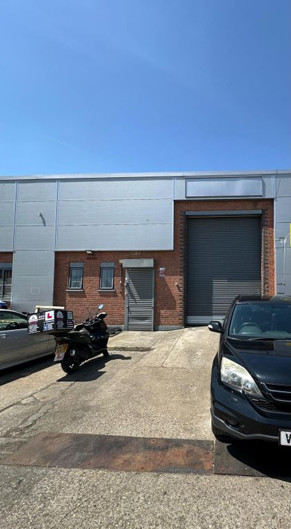 Property photo 1 of 3 Prime Southall Warehouse To Let – Ub2