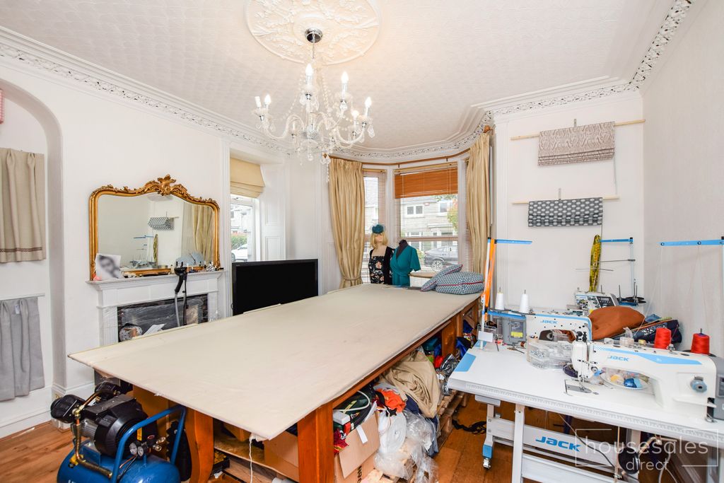 Property photo 3 of 19