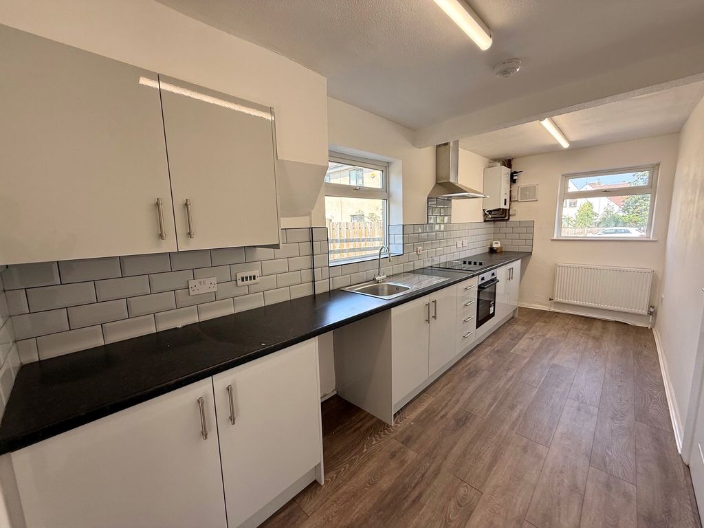 Property photo 2 of 15 Kitchen