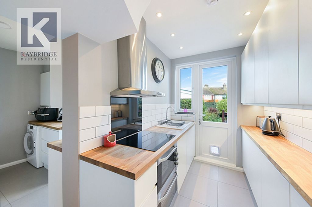 Property photo 3 of 23 Firdene, Surbiton Kt5 9Qq