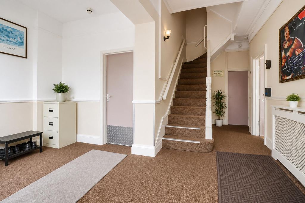 Property photo 3 of 39