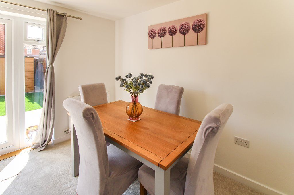 Property photo 3 of 17 Dining Area