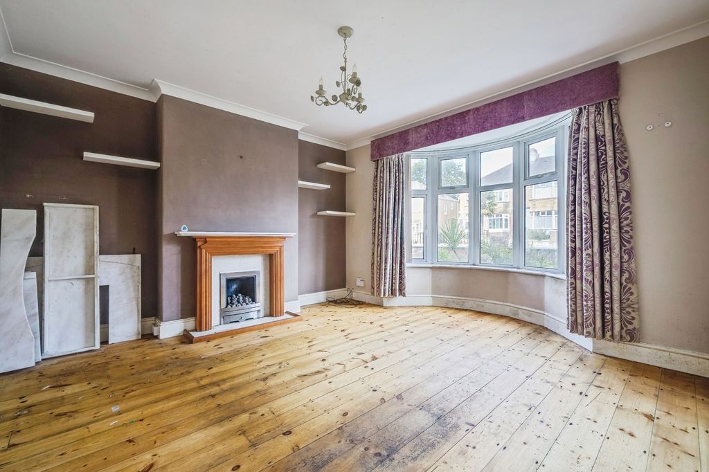 Property photo 2 of 16 Living Room