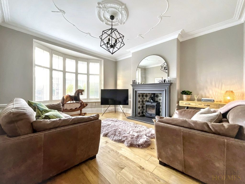 Property photo 2 of 43