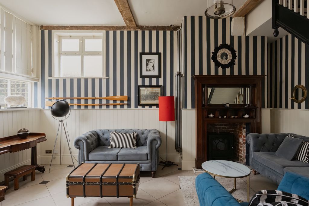 Property photo 3 of 26 325995 - 10A Market St, Harwich-27.Jpg