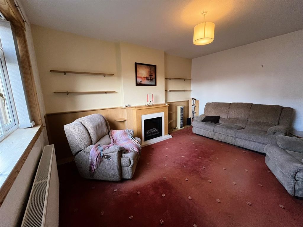 Property photo 3 of 21 Lounge