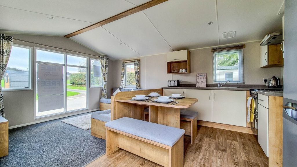 Property photo 3 of 19 Untitled 4